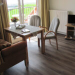 Wohnraum mit Blick zum Deich 17-23-29