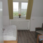 Blick ins Schlafzimmer vom Flur 17-23-20