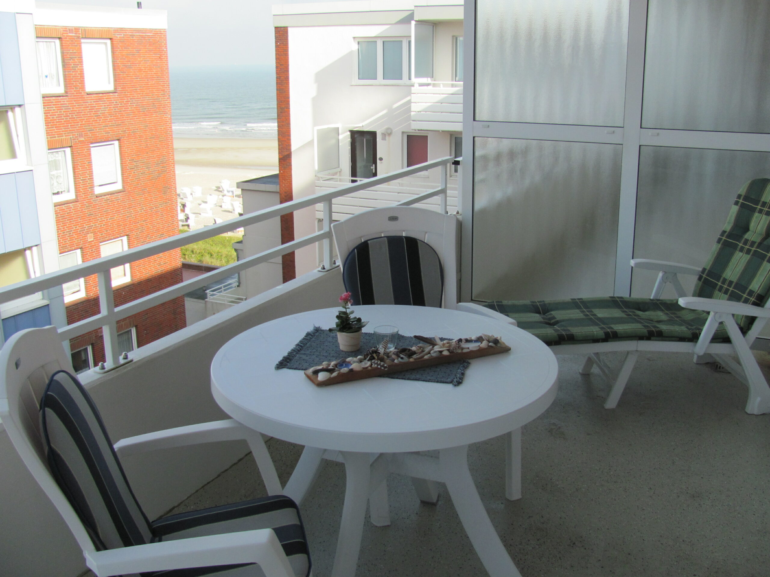 Balkon mit Blick zum Strand 11-20-519